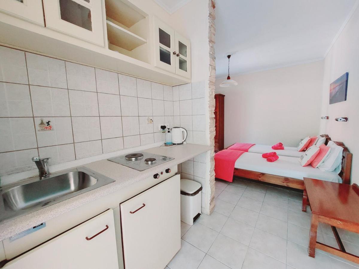 Zoi & Alexia Apartments Ipsos Bagian luar foto